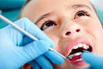 Las bebidas ácidas pueden dañar los dientes de los niños de forma permanente.