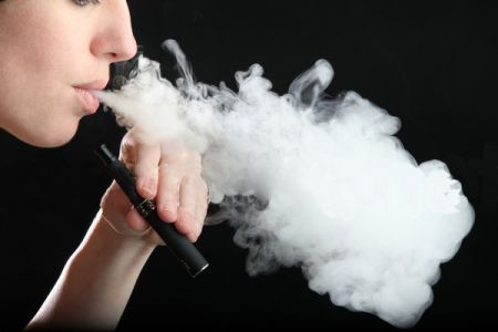 Los cigarrillos electronicos son tan malos como los convencionales.